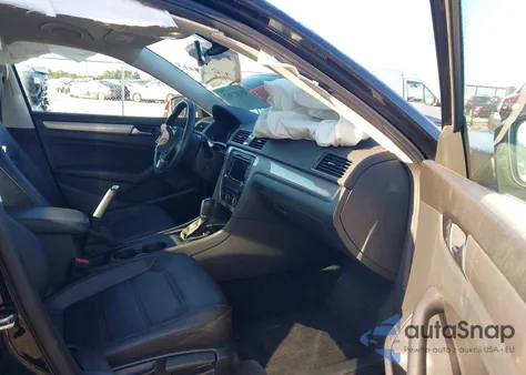 2015 Volkswagen Passat S z USA, uszkodzony, nr VIN 1VWAT7A37FC102400